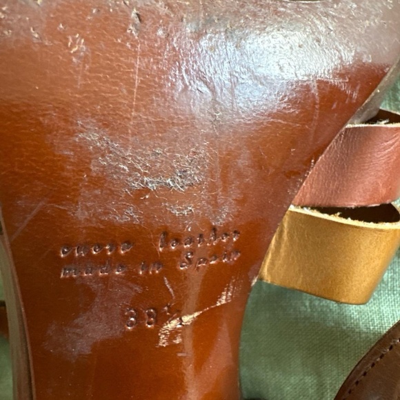 Elegant Multi-Color Strappy Sandals - Picture 4 of 4